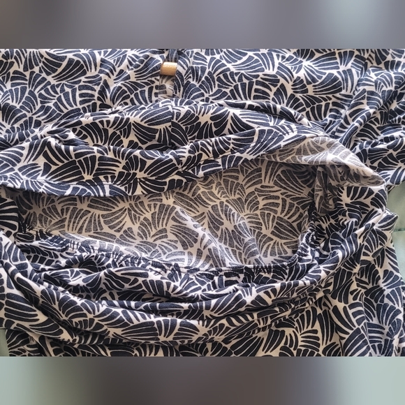 Long Sleeve Black and White Nursing Dress - Picture 6 of 8